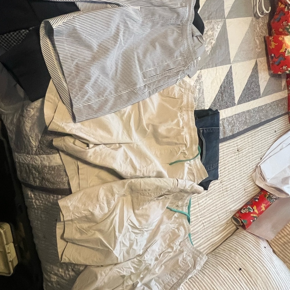 THREE PAIRS ID BIRD DOGS LARGE 9” INSEAM